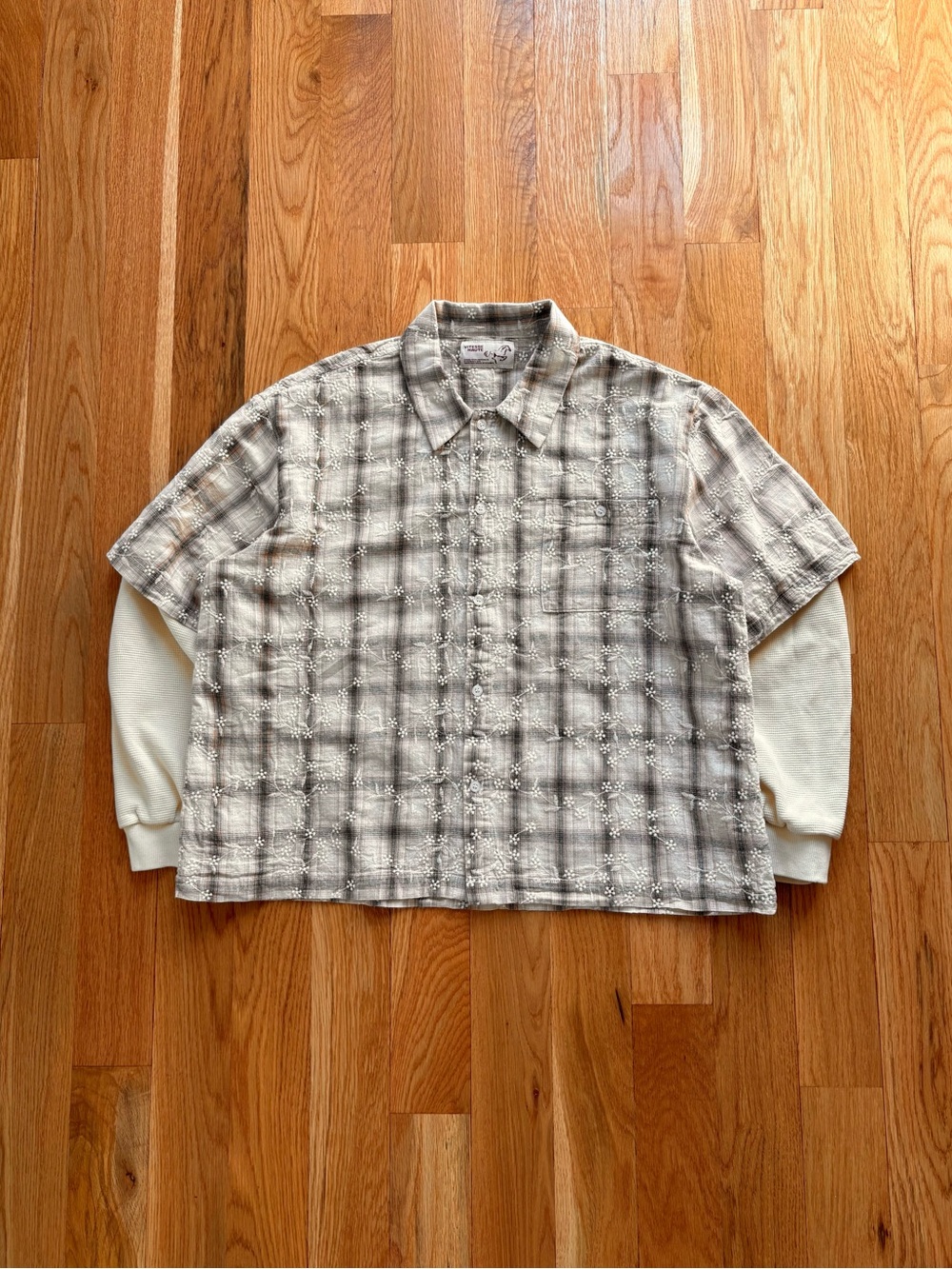 Vitesse Haute Cropped Boxy Embroidery Double Layer Waffle Knit Button Up Large